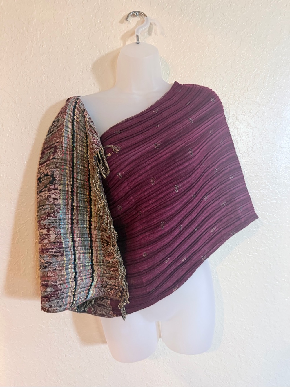 Beauty & The Bliss Crinkle Stretch Poncho Scarf Burgandy Multi-Way Wrap Santa Fe